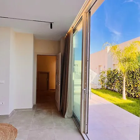 Palasea Apartment, Coast,